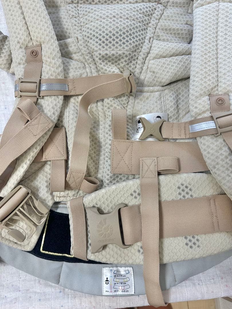 ergo baby omni エルゴ オムニ ブリーズ サンドベージュ 抱っこ紐