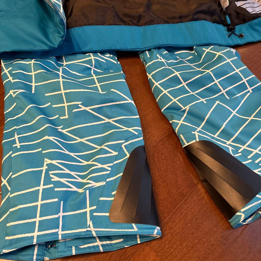 送料無料ミズノ　デモチーム　スキーウェア上下セット　2XS ブレスサーモ