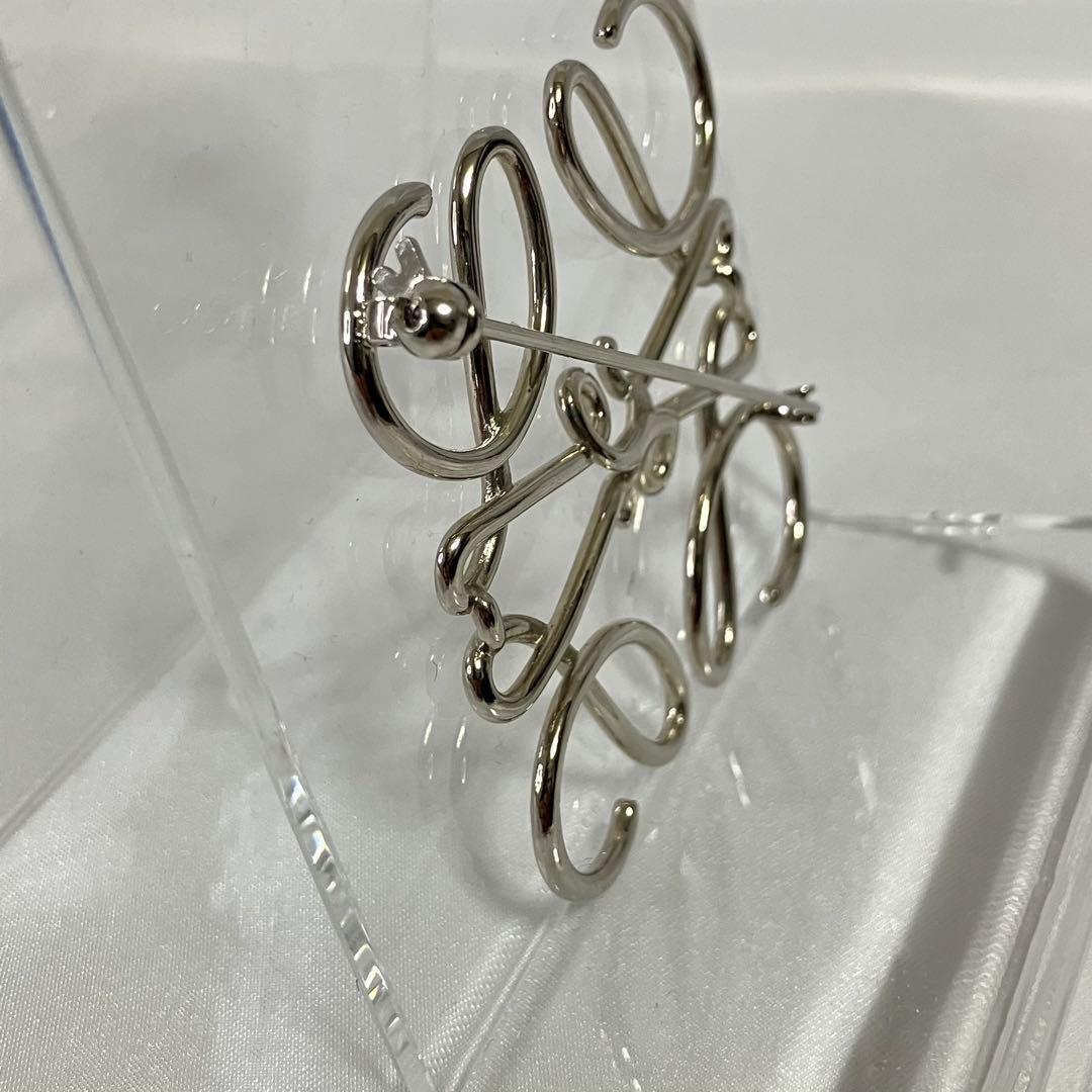 ロエベ アナグラム ブローチ シルバー 中古良品