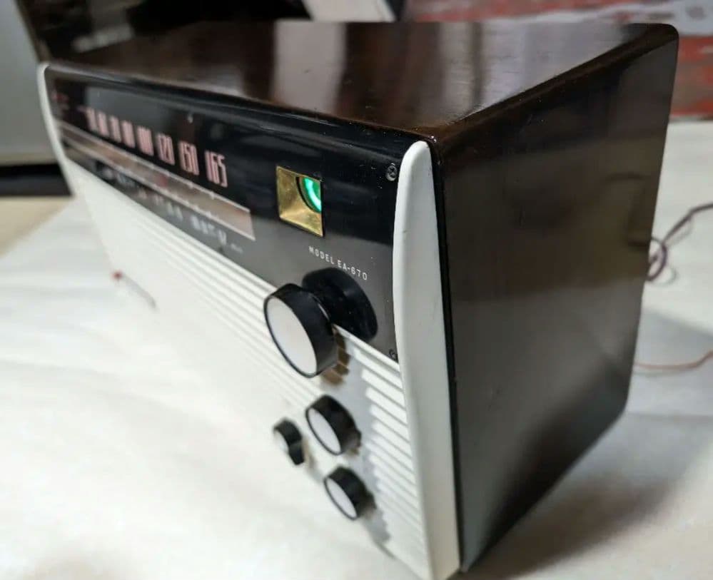 美品レトロ真空管ラジオアイ付　家族団らん　Bluetooth付　EA-670