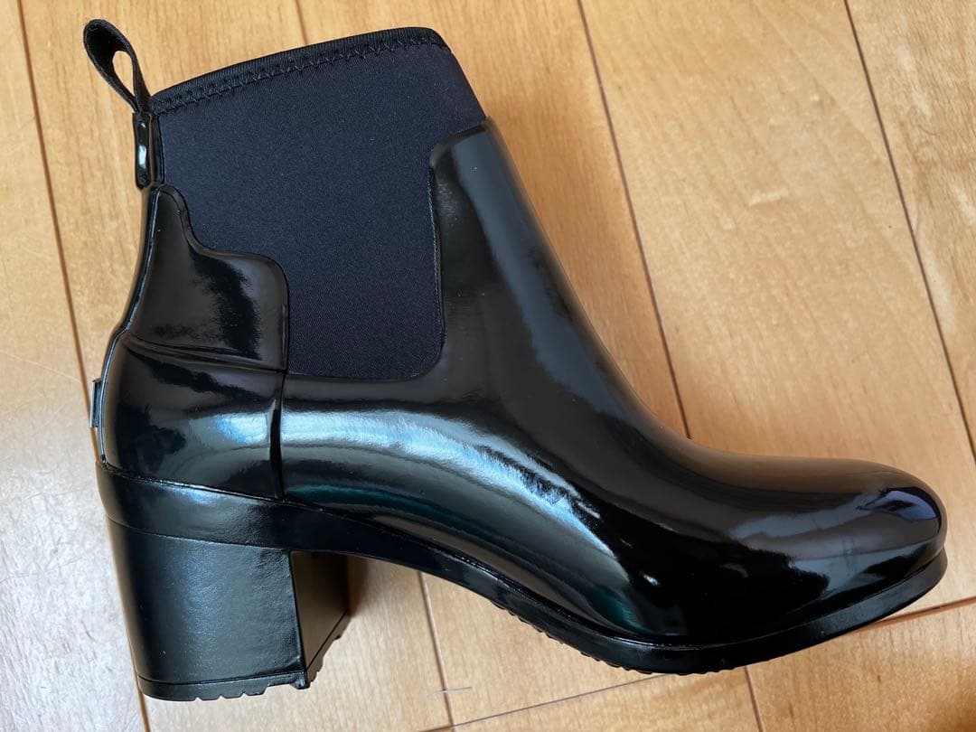 HUNTER レディースリファインドグロスミッドブーツ・ブラック　箱付