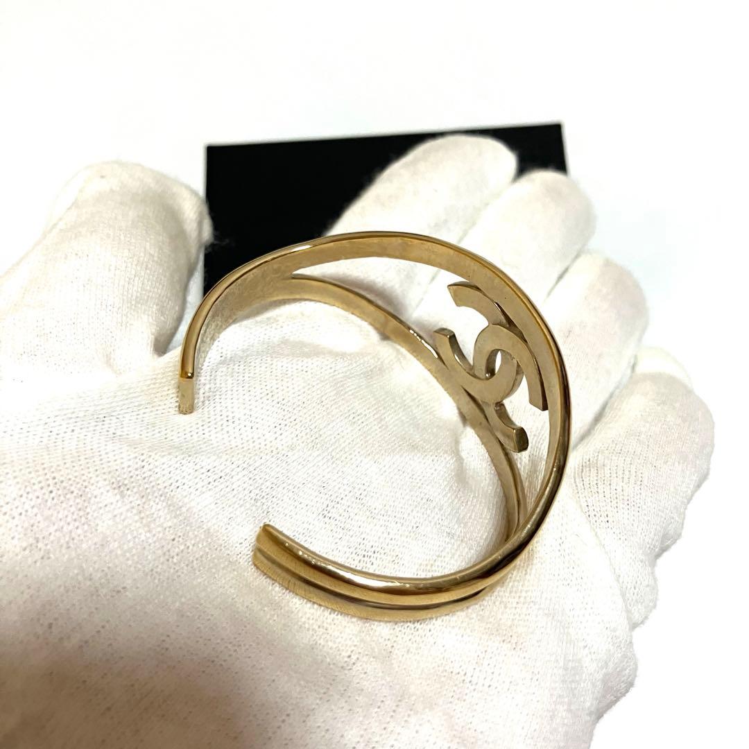 CHANEL シャネル CCロゴバングル ゴールド