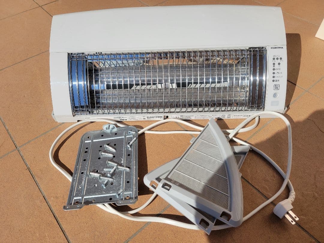 コロナ ウォールヒート 2018年製 壁掛型遠赤外線暖房機