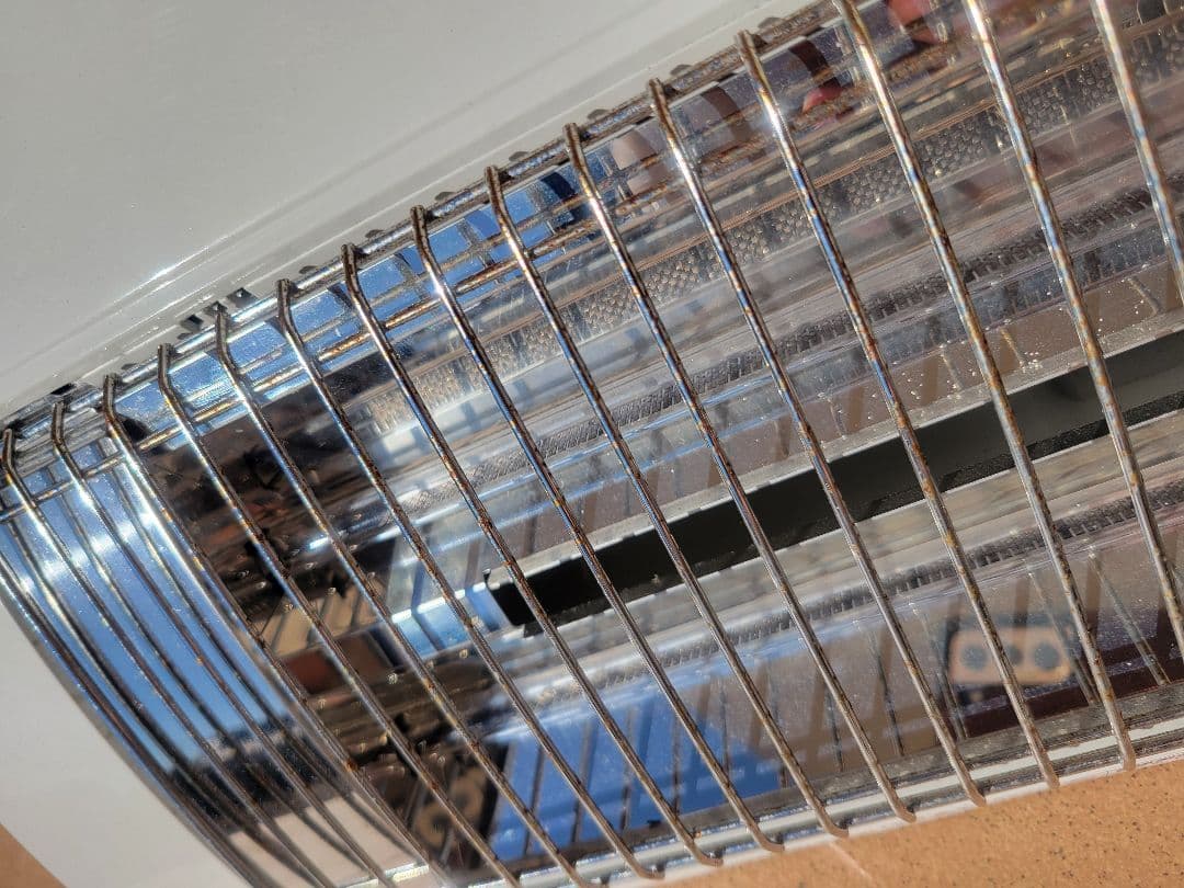 コロナ ウォールヒート 2018年製 壁掛型遠赤外線暖房機