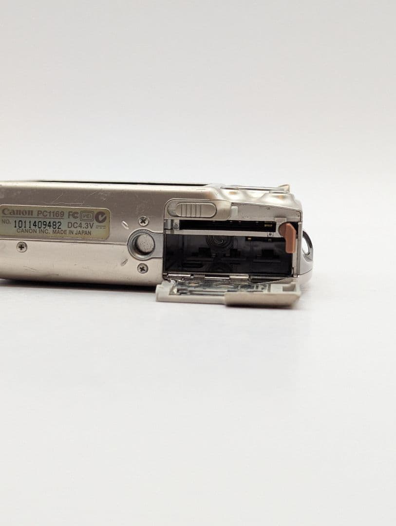 Canon IXY DIGITAL 700 ゴールド