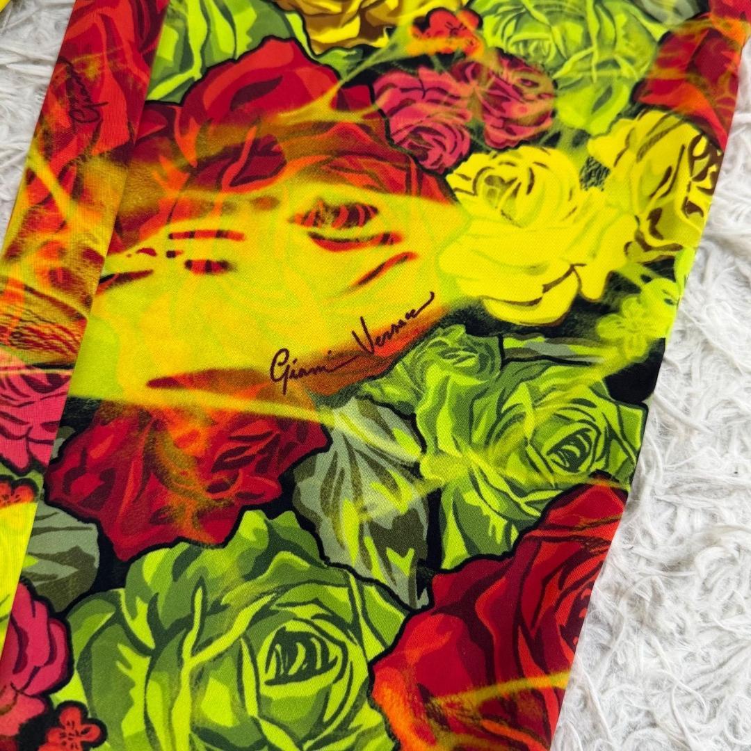 15570✨タグ付き✨ヴェルサーチ 花柄 薔薇 総柄 スパッツ レギンス M