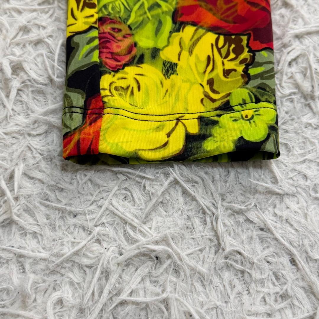 15570✨タグ付き✨ヴェルサーチ 花柄 薔薇 総柄 スパッツ レギンス M