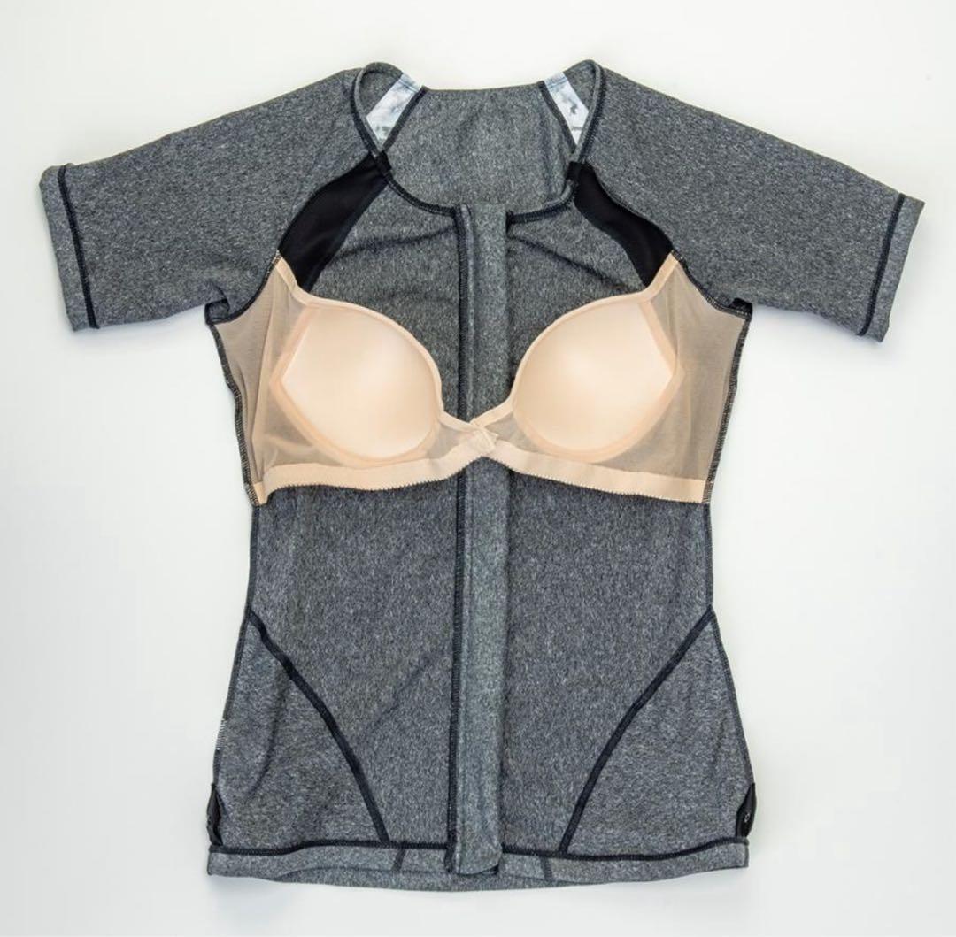 【新品未使用】　NIKE スポーツ用水着 半袖トップス グレー