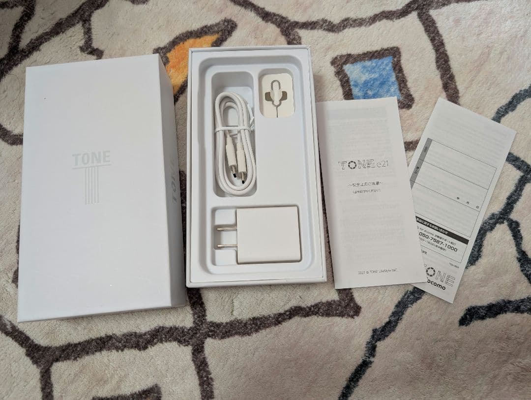 TONEモバイル e21 スマートフォン 本体 ホワイト 約6.5インチ