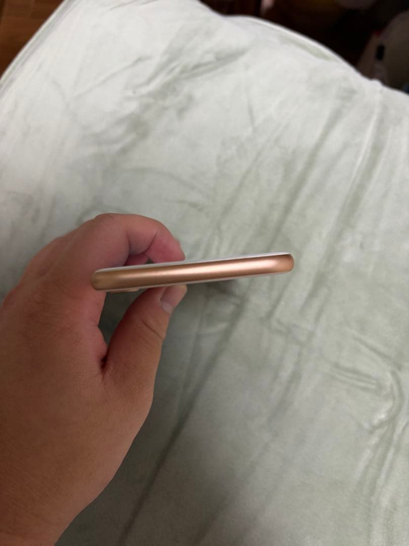 Apple iPhone 8 ゴールド 本体のみ 箱なし