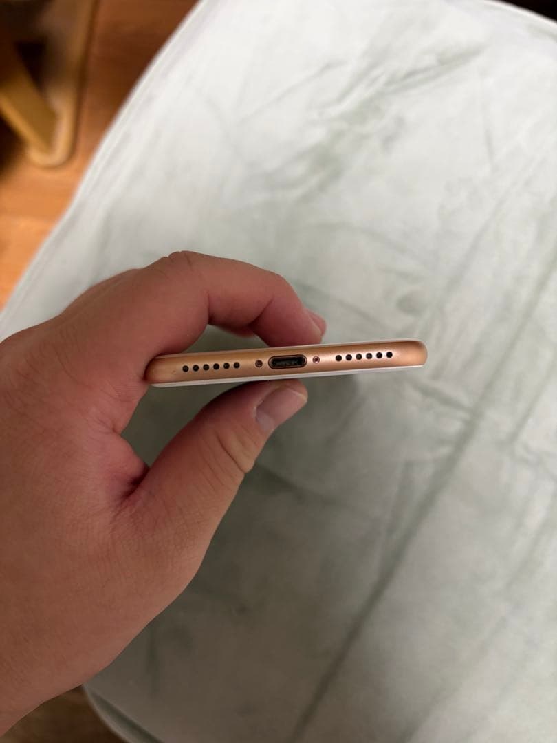 Apple iPhone 8 ゴールド 本体のみ 箱なし