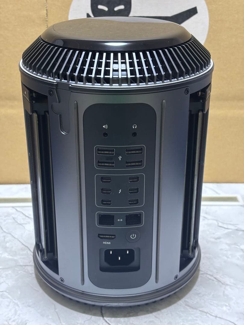 Apple Mac Pro (Late 2013) 16GB 500GB 美品