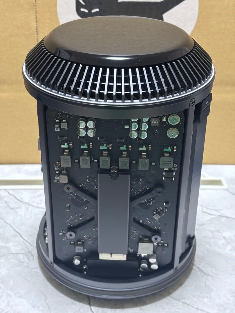 Apple Mac Pro (Late 2013) 16GB 500GB 美品