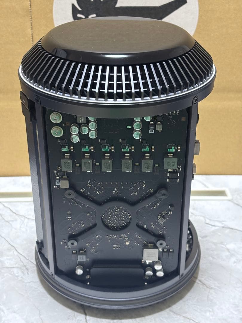 Apple Mac Pro (Late 2013) 16GB 500GB 美品