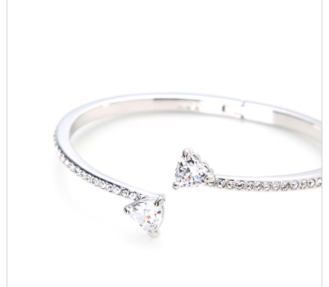 ☆お値下げ☆Swarovski ハートホワイトバングル