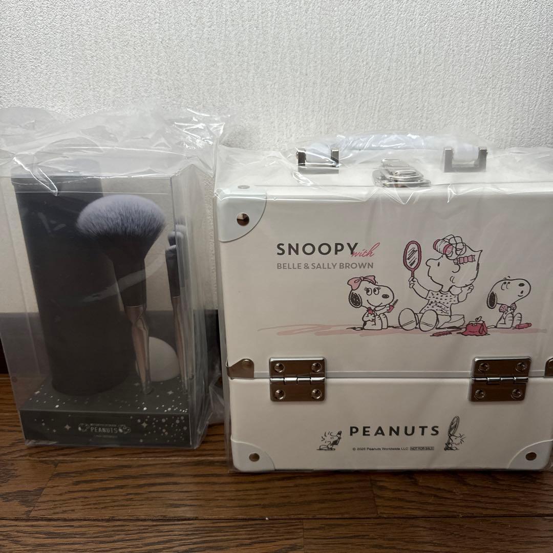 16日まで値下げ　【新品】スヌーピー　メイクボックス　ブラシ付き非売品
