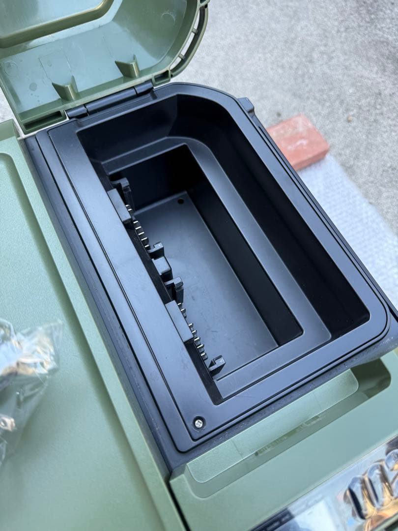 【美品】 HiKOKI 保冷庫 冷蔵庫 UL18DB コードレス 保冷庫 緑