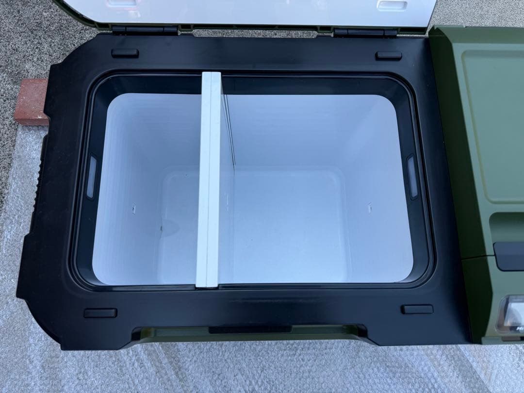 【美品】 HiKOKI 保冷庫 冷蔵庫 UL18DB コードレス 保冷庫 緑