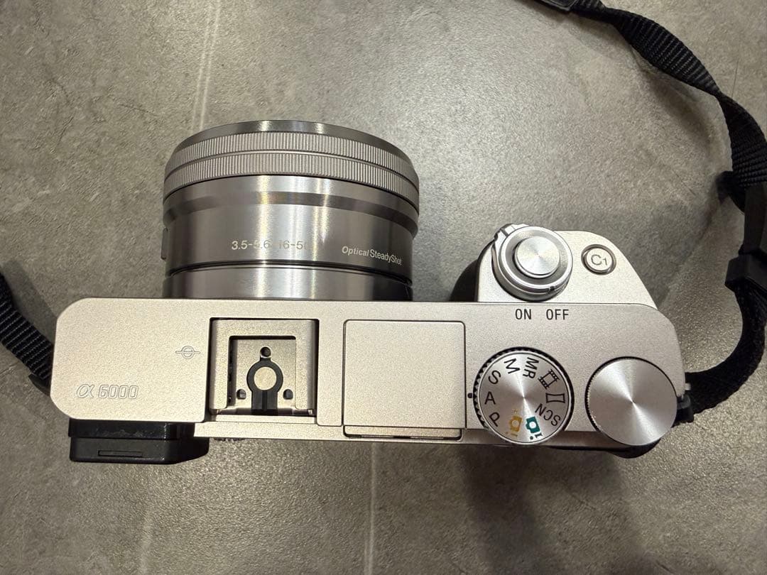 SONY α6000 ダブルズームレンズキットミラーレスカメラ(動作確認済み)