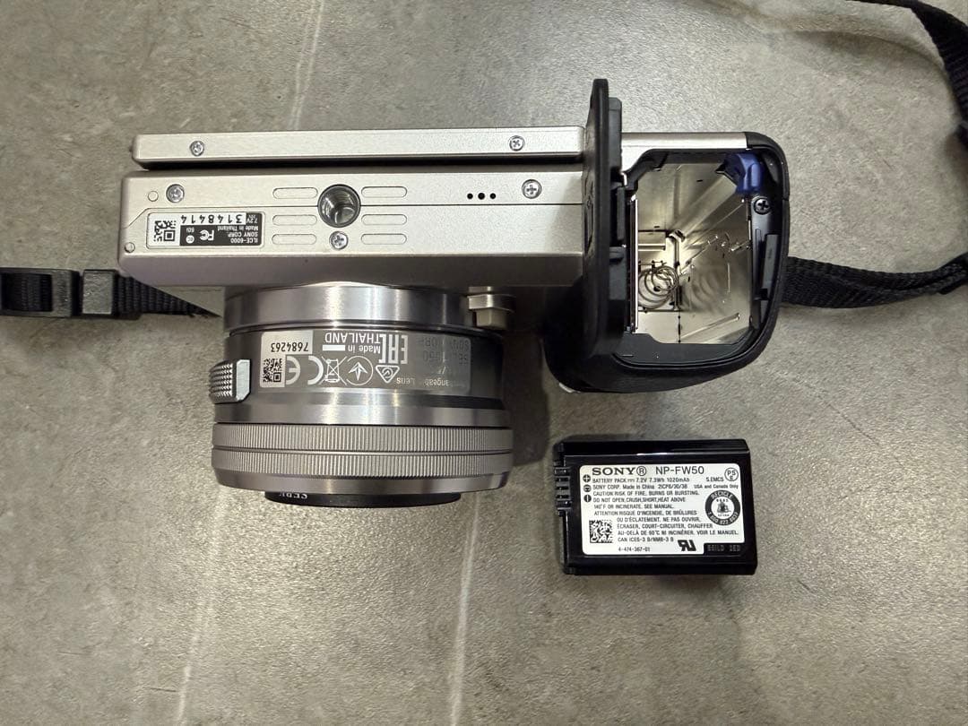 SONY α6000 ダブルズームレンズキットミラーレスカメラ(動作確認済み)