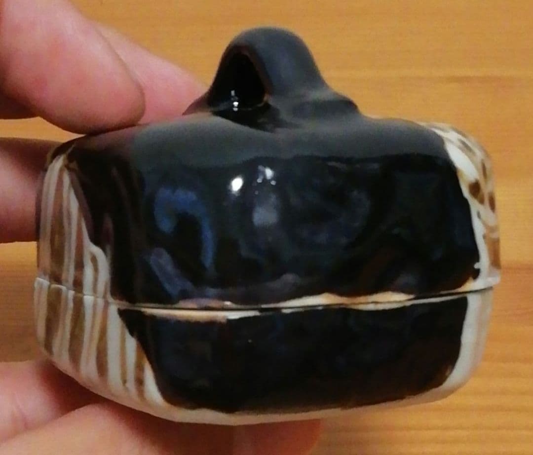 宗完書付　加藤隆倫作　黒織部　香合　共箱　栞付　茶道具