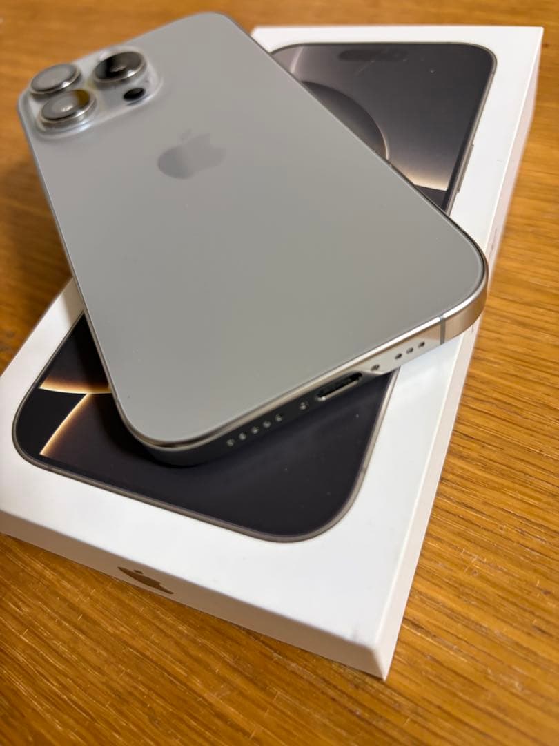 iPhone 16 Pro ナチュラルチタニウム 本体128GB SIMフリー