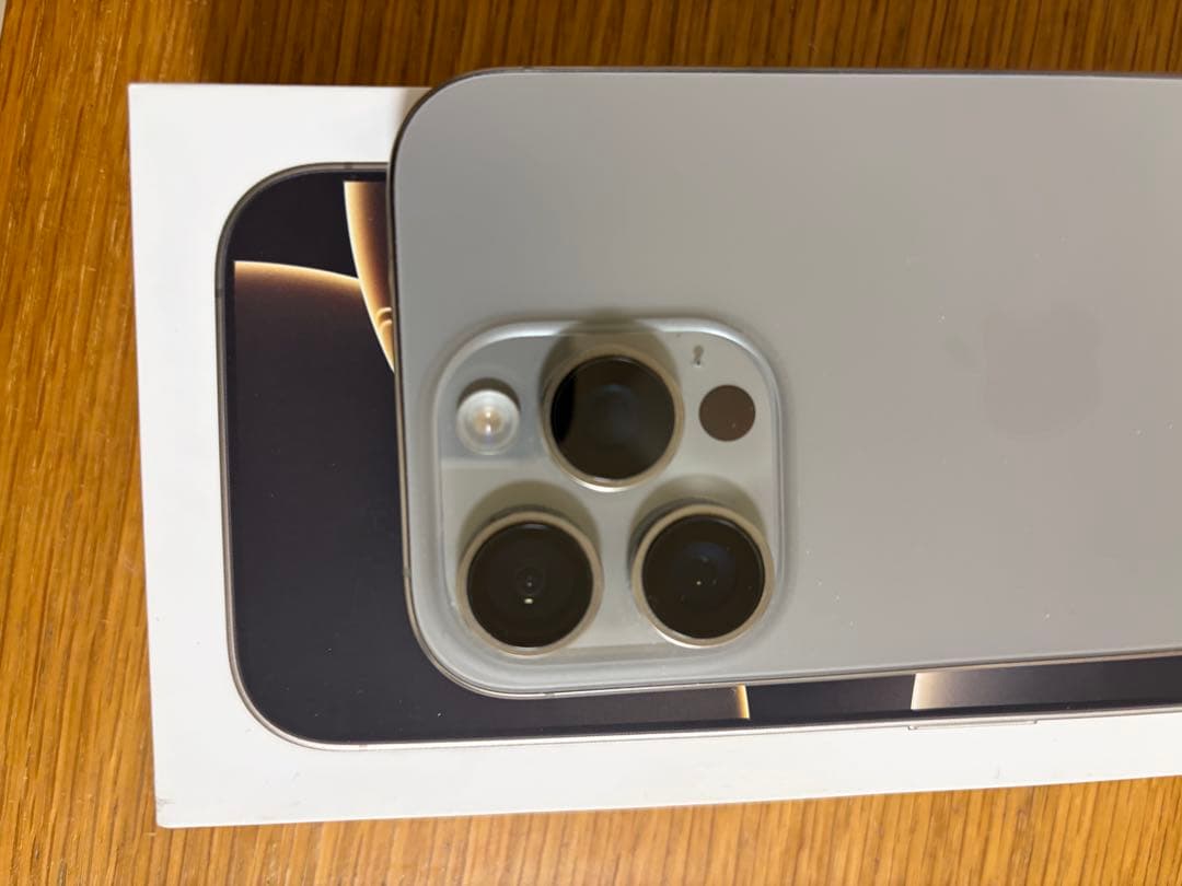 iPhone 16 Pro ナチュラルチタニウム 本体128GB SIMフリー