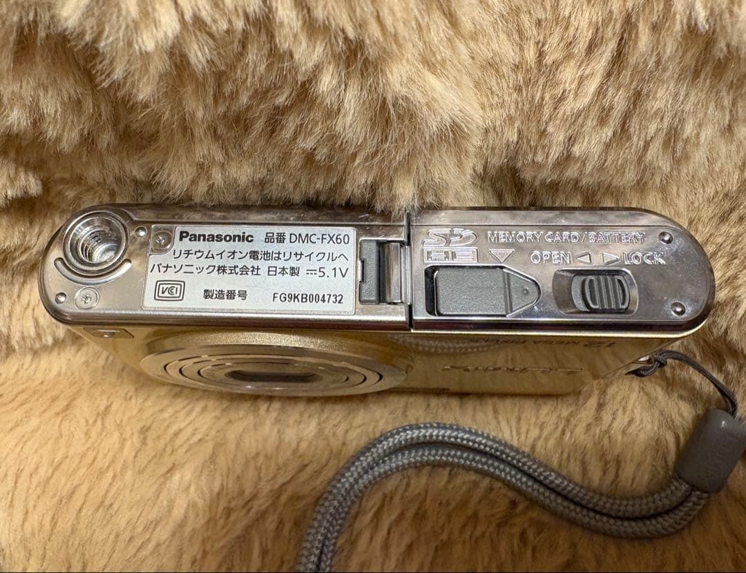 DMC-FX60 デジタルカメラ　シャンパンゴールド