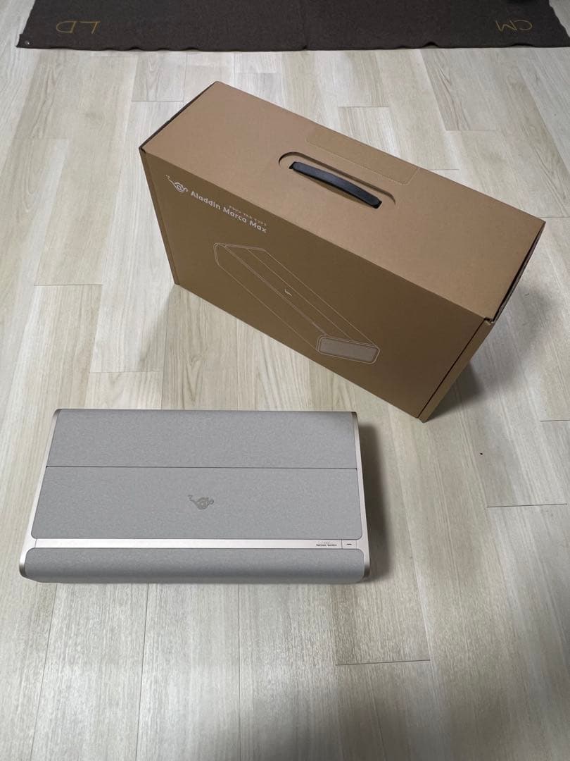 Aladdin Marca Max 4K超短焦点プロジェクター