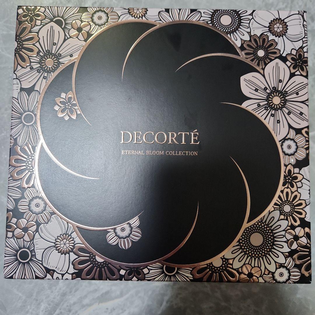 COSME DECORTE クリスマスコフレ2025