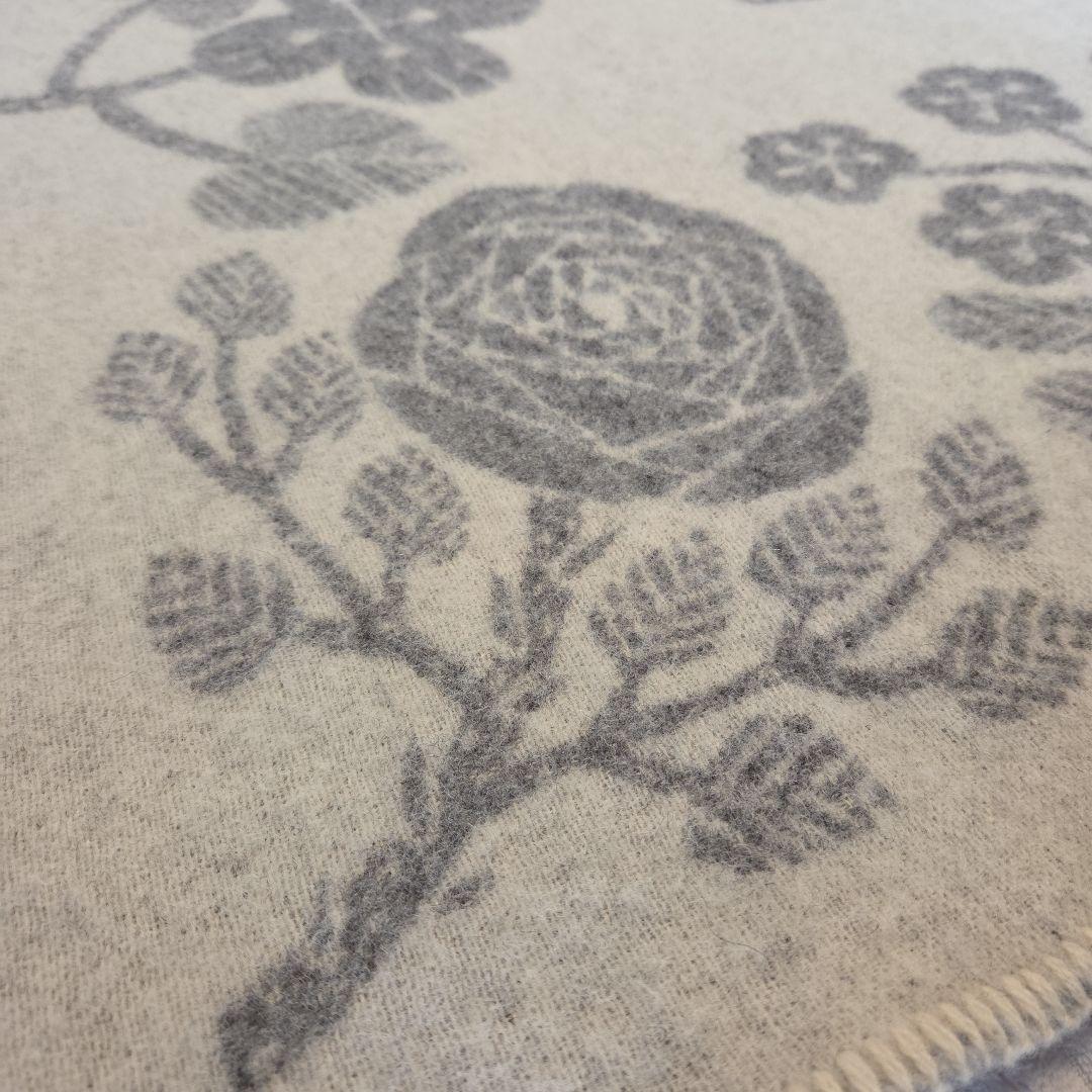 ラプアン・カンクリ 鹿児島 睦 VILLIKUKKIA ブランケット グレー