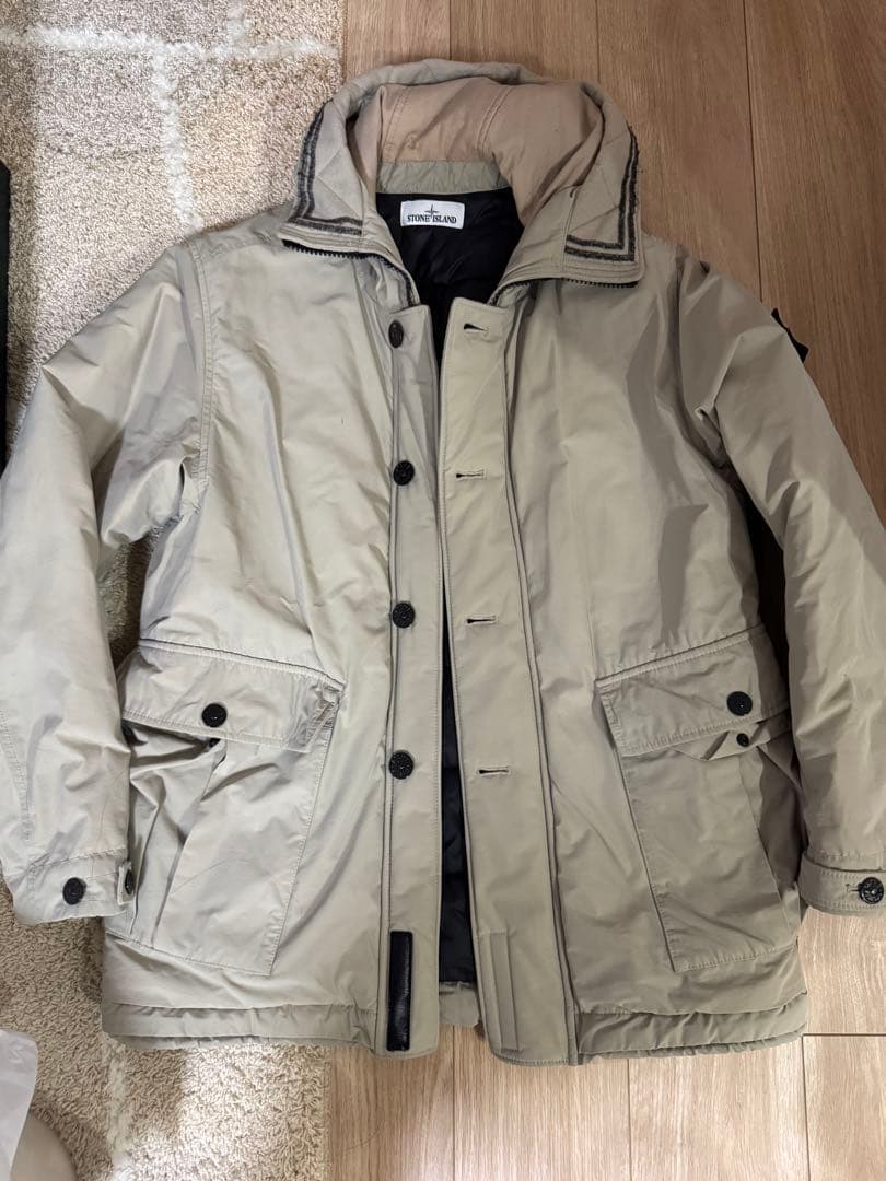 ストーンアイランド　ダウンジャケット