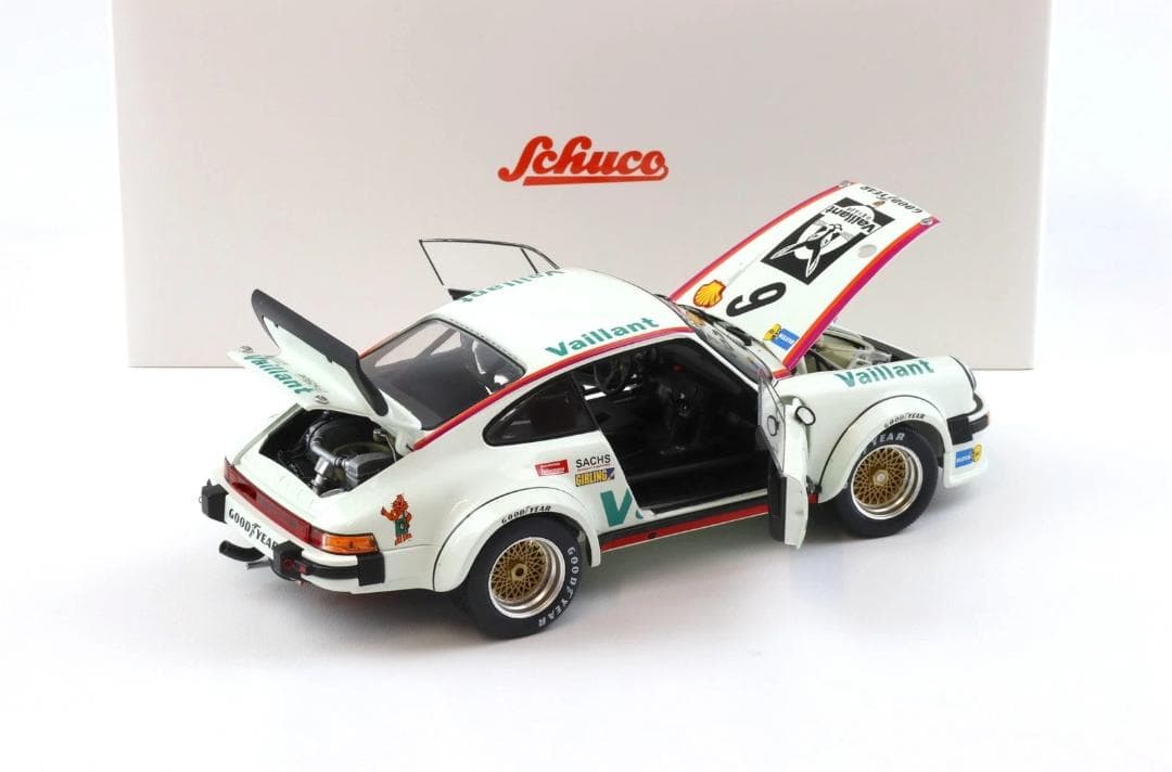 yujiyuji1/18 ポルシェ 934 RSR B.Wollek