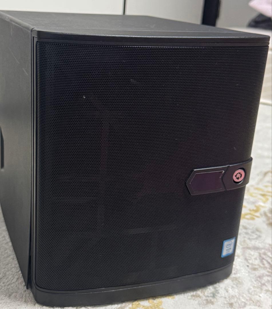 Data server Xeon E3-1220V6 8GB 250W電源付き