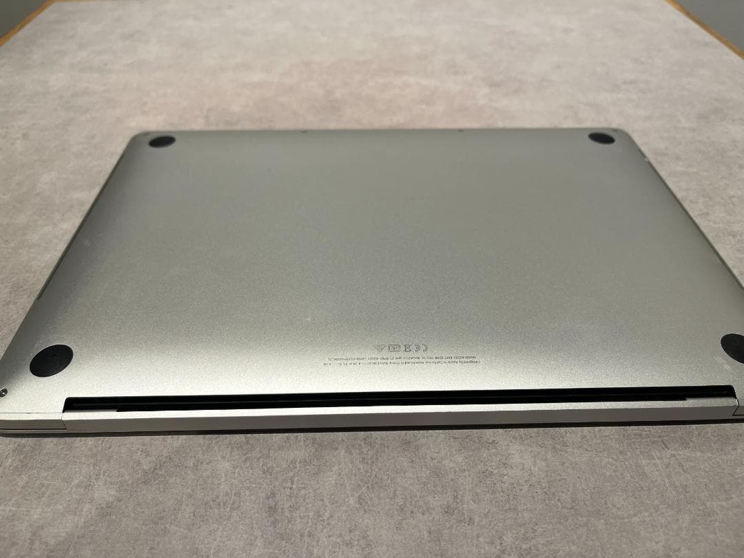 MacBook Pro 13インチ 2020 i5/16GB/512GB