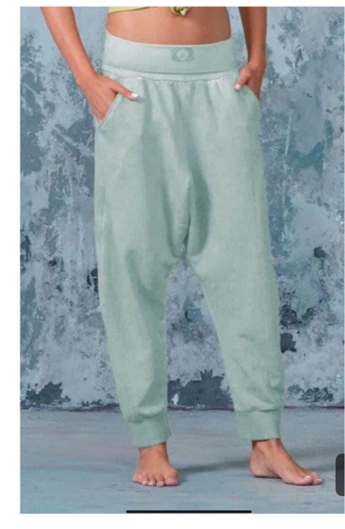 サルセーション　パンツ、トップス２枚組　パンツM. トップスL