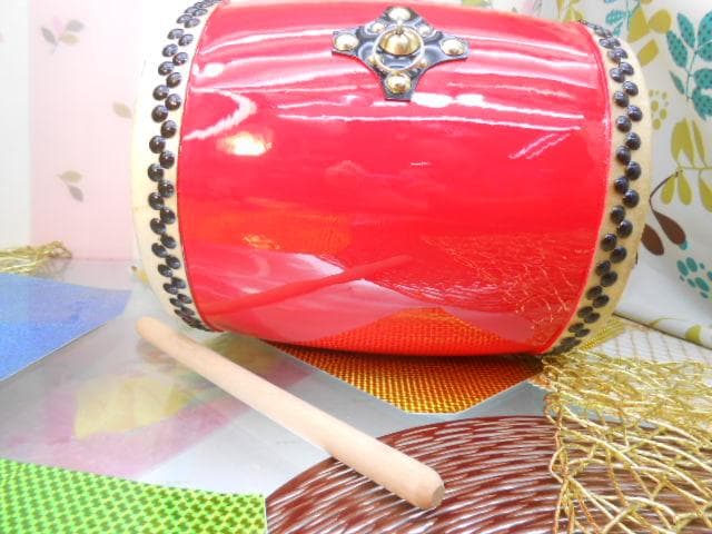 新品未使用(送料無料)12.500円 エイサー大太鼓24cm*31cm 撥付