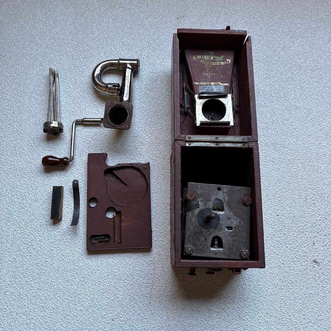 ポータブル蓄音機（ピーターパン）