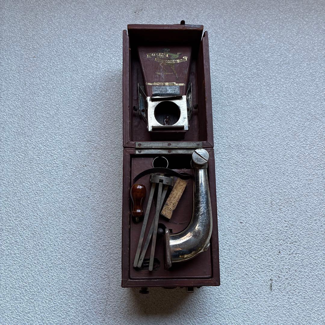 ポータブル蓄音機（ピーターパン）