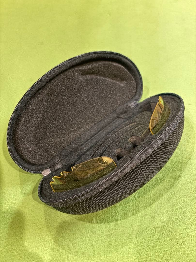 OAKLEY JAWBONE LIVESTRONG 中古