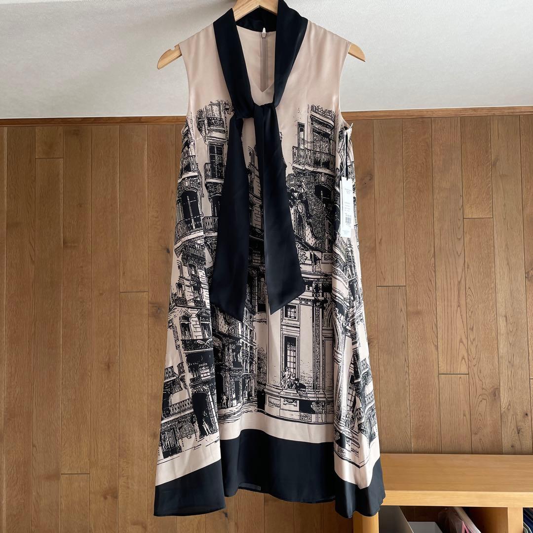 新品　グレースクラス　プリントボウタイワンピース