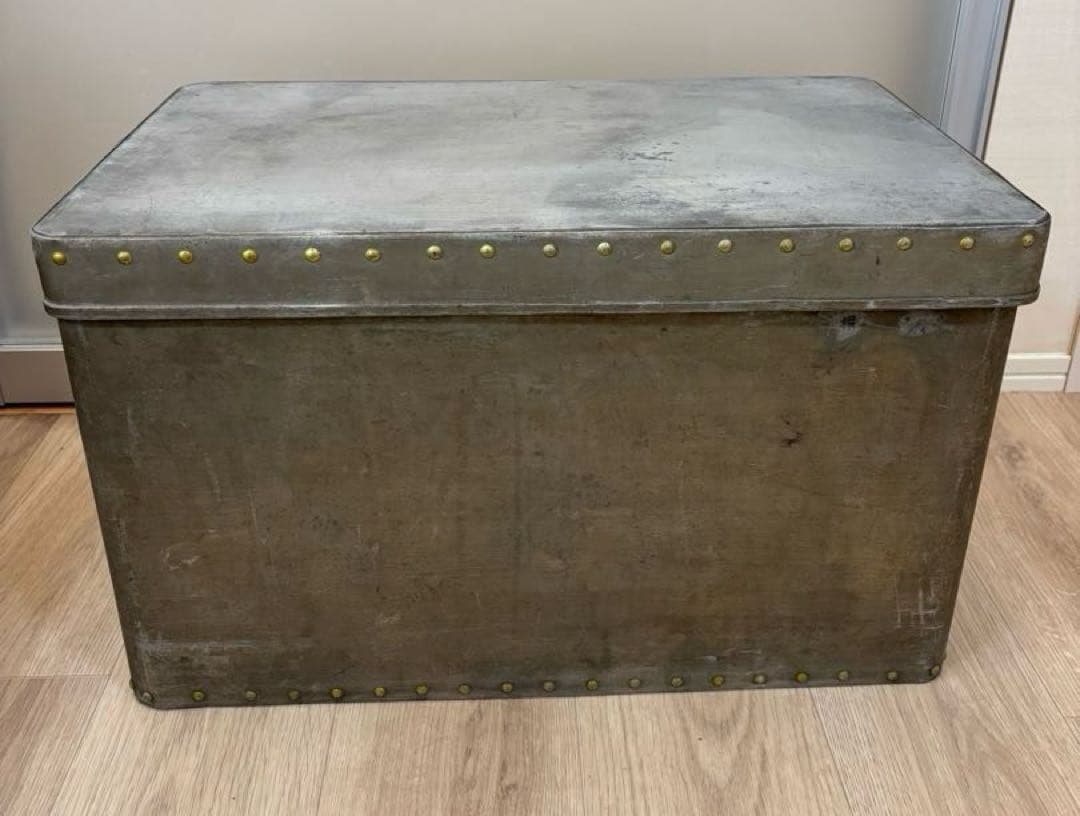 アンティーク　アルミ製収納ボックス　アルミリベット　ストック缶　レトロ