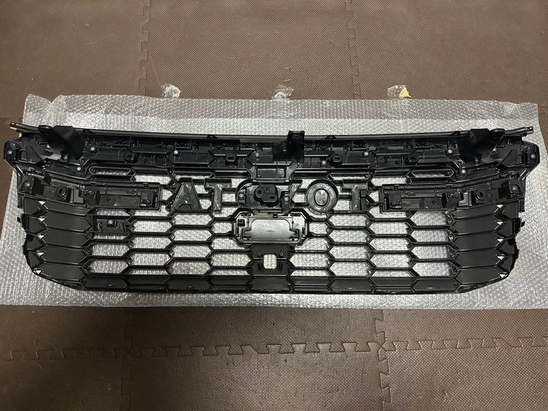 ランクル300 GRグリル