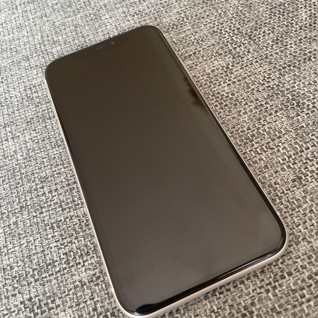 iPhone 11 64GB ホワイト