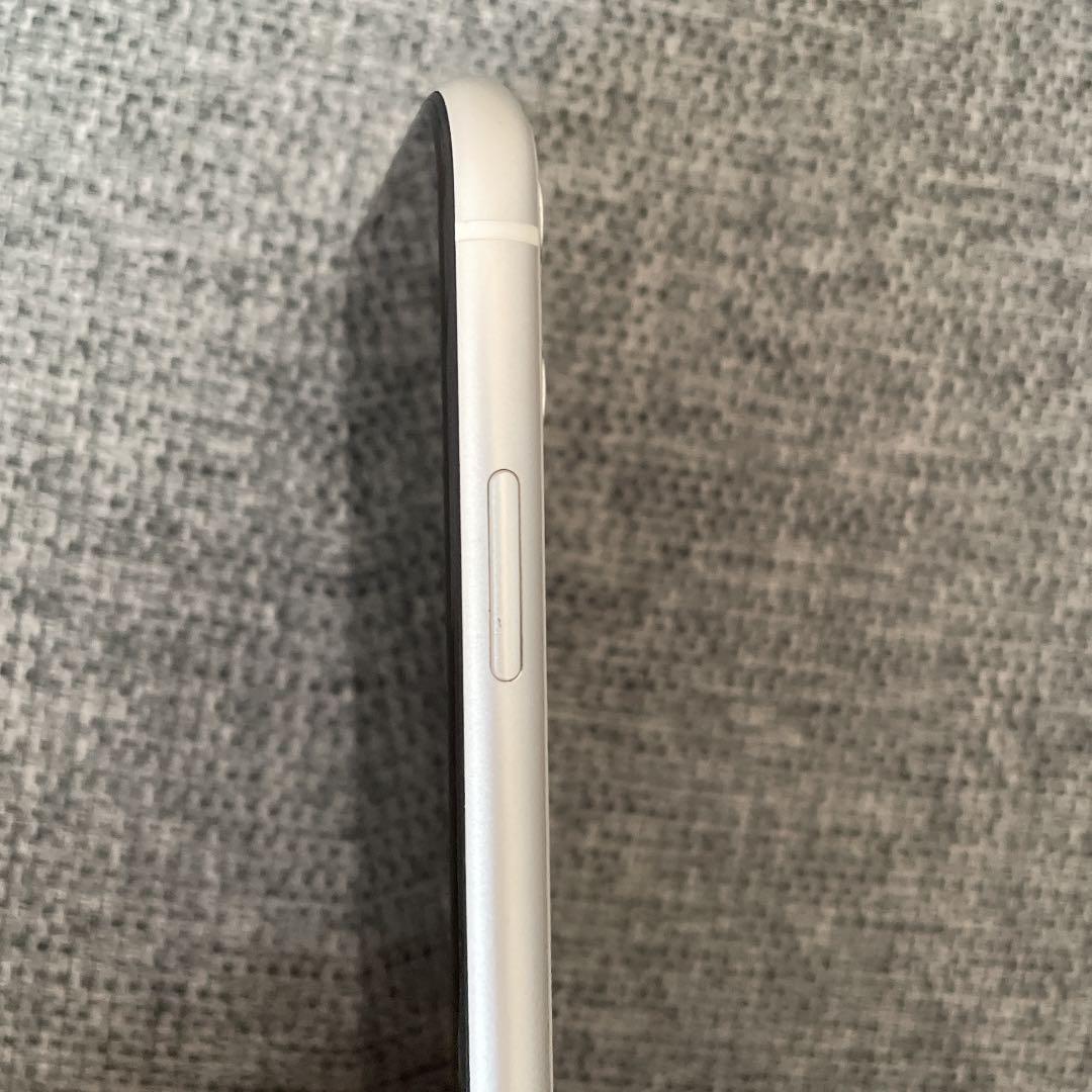 iPhone 11 64GB ホワイト