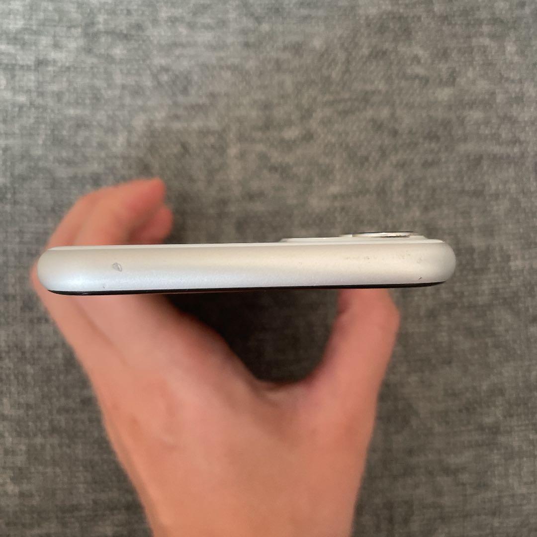 iPhone 11 64GB ホワイト