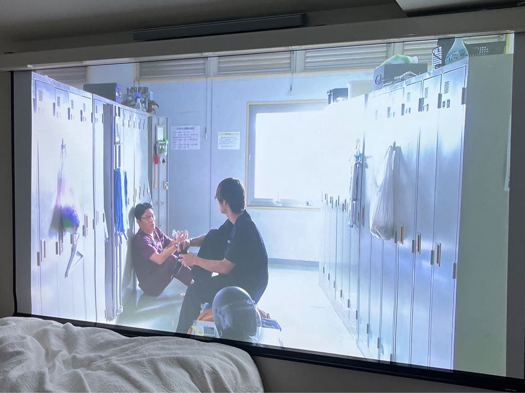 EPSON プロジェクター　EH-TW7100