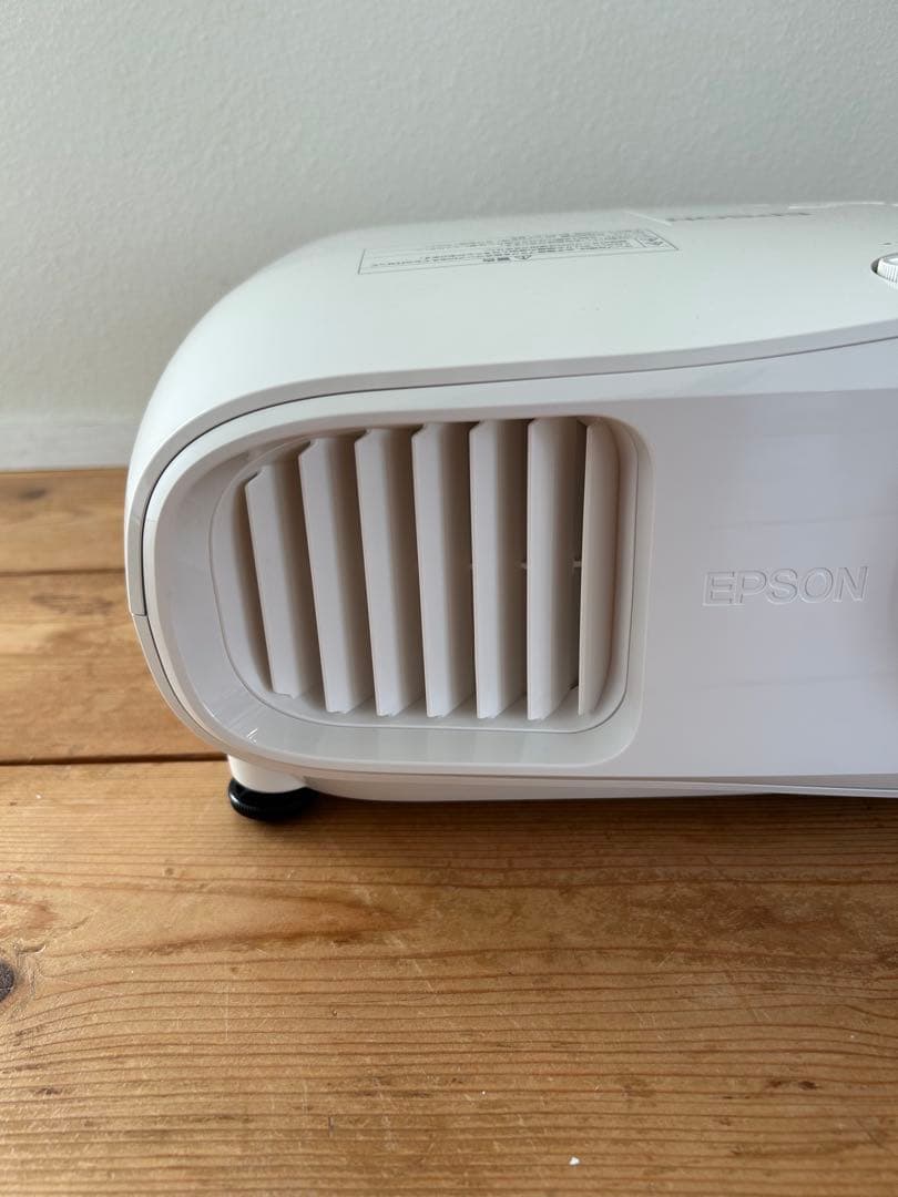 EPSON プロジェクター　EH-TW7100