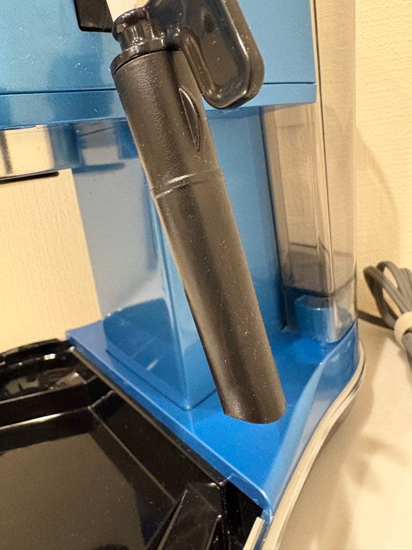 デロンギ エスプレッソ・カプチーノメーカー ECO310B