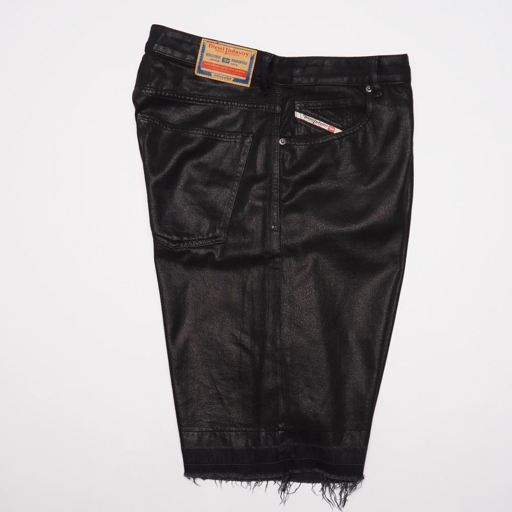 24年製 DIESEL de-sire Shorts Coated Denim